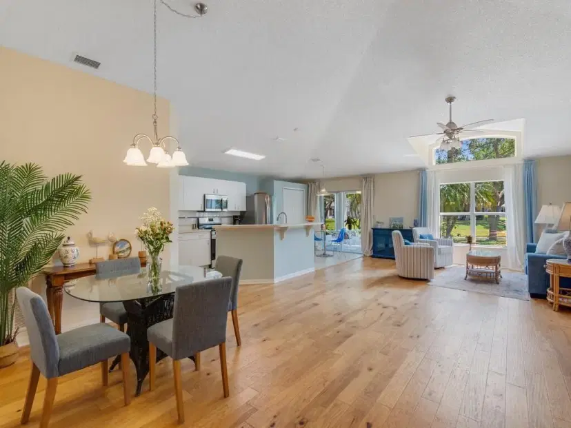 Picture of 1096 W 13Th Square, Vero Beach FL 32960