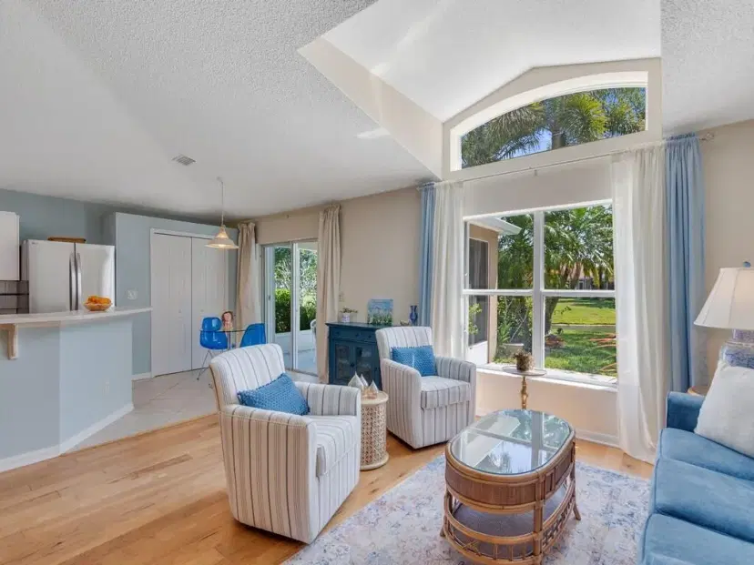 Picture of 1096 W 13Th Square, Vero Beach FL 32960