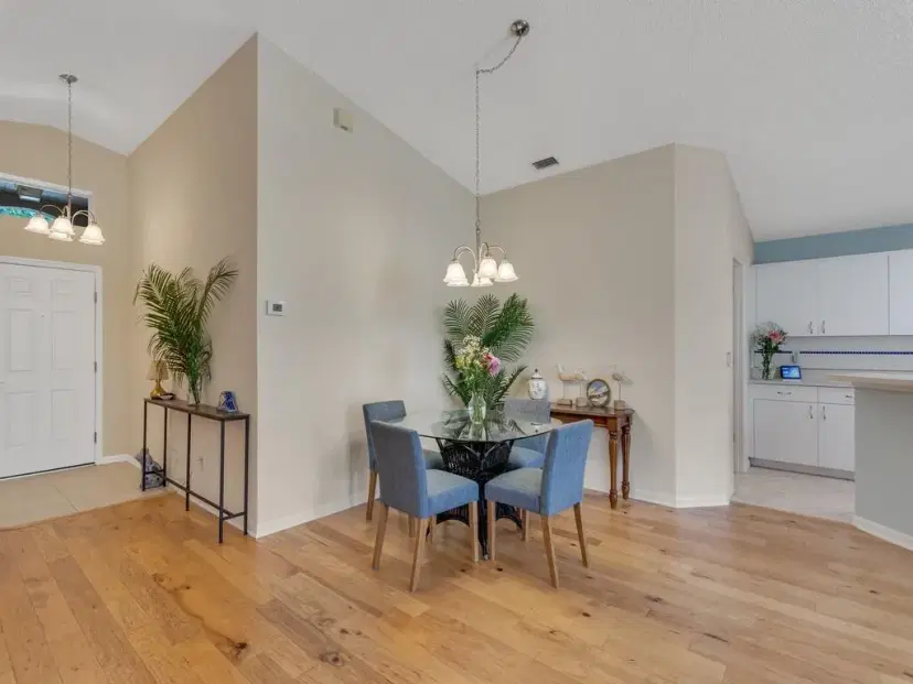 Picture of 1096 W 13Th Square, Vero Beach FL 32960