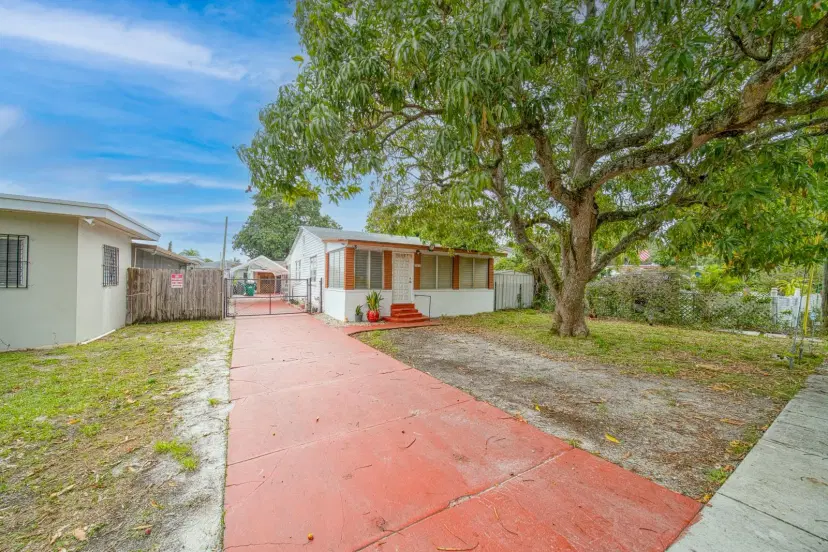 Picture of 10633 NW 6Th Ave, Miami FL 33150