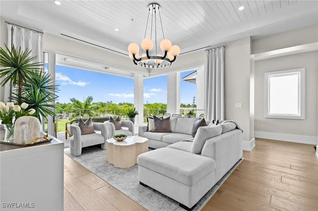 Picture of 201 8Th St S 301, Naples, FL 34102