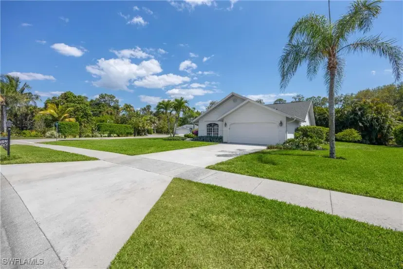 Picture of 597 Lambton Ln, Naples FL 34104