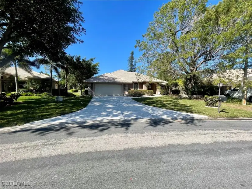 Picture of 171 Muirfield Cir, Naples FL 34113