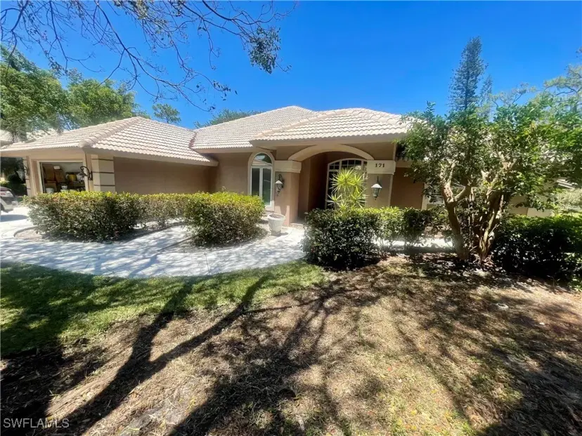 Picture of 171 Muirfield Cir, Naples FL 34113