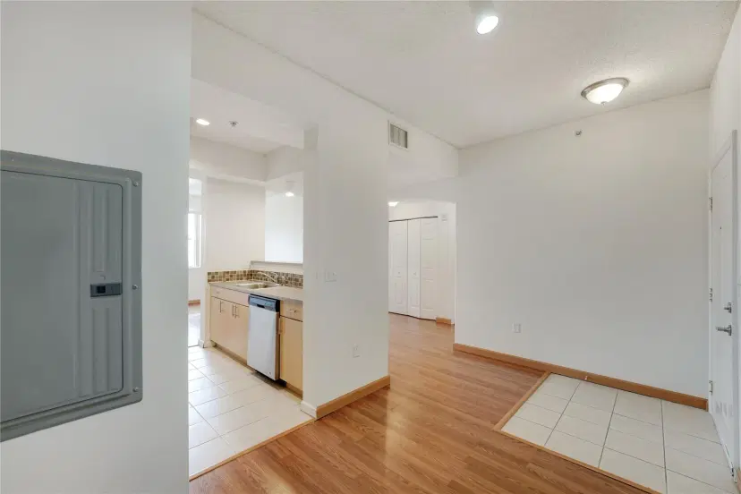 Picture of 533 NE 3Rd Ave 506, Fort Lauderdale FL 33301
