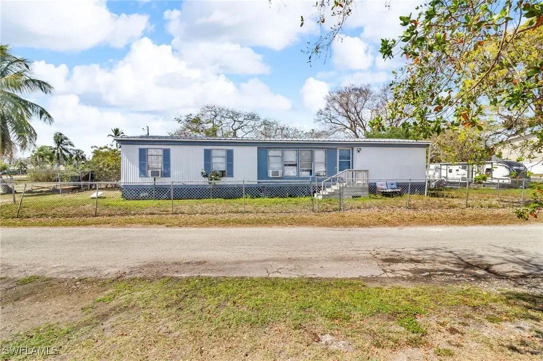 Picture of 1160 Rewis Dr, Chokoloskee, FL 34138
