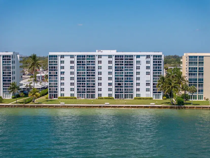 Picture of 401 Lake Shore Drive 504, Lake Park FL 33403