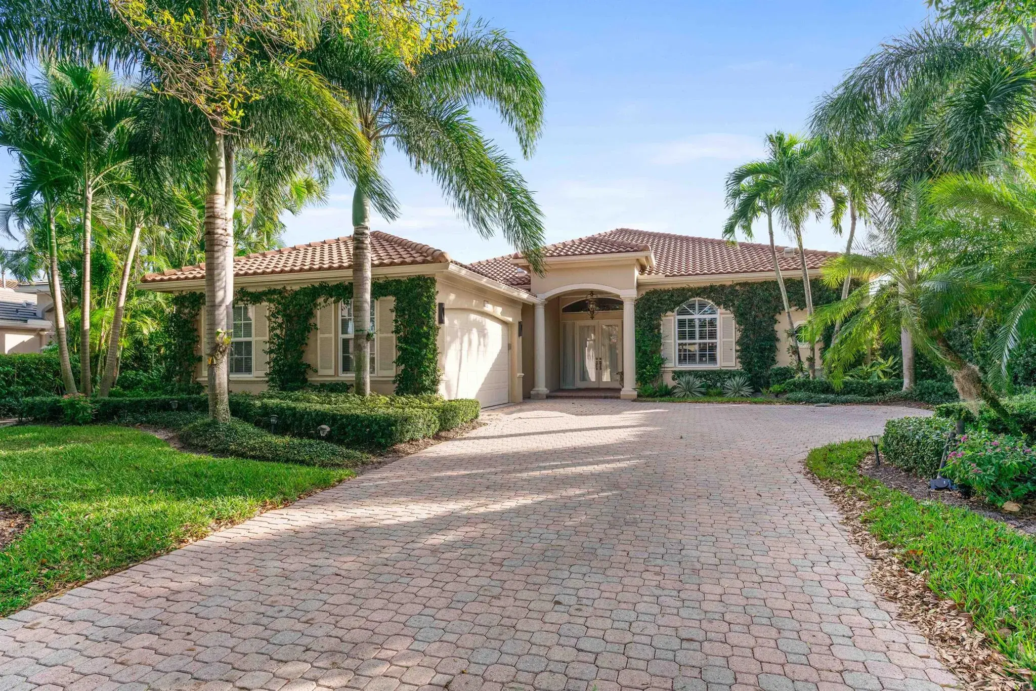 Picture of 112 N Village Way, Jupiter, FL 33458