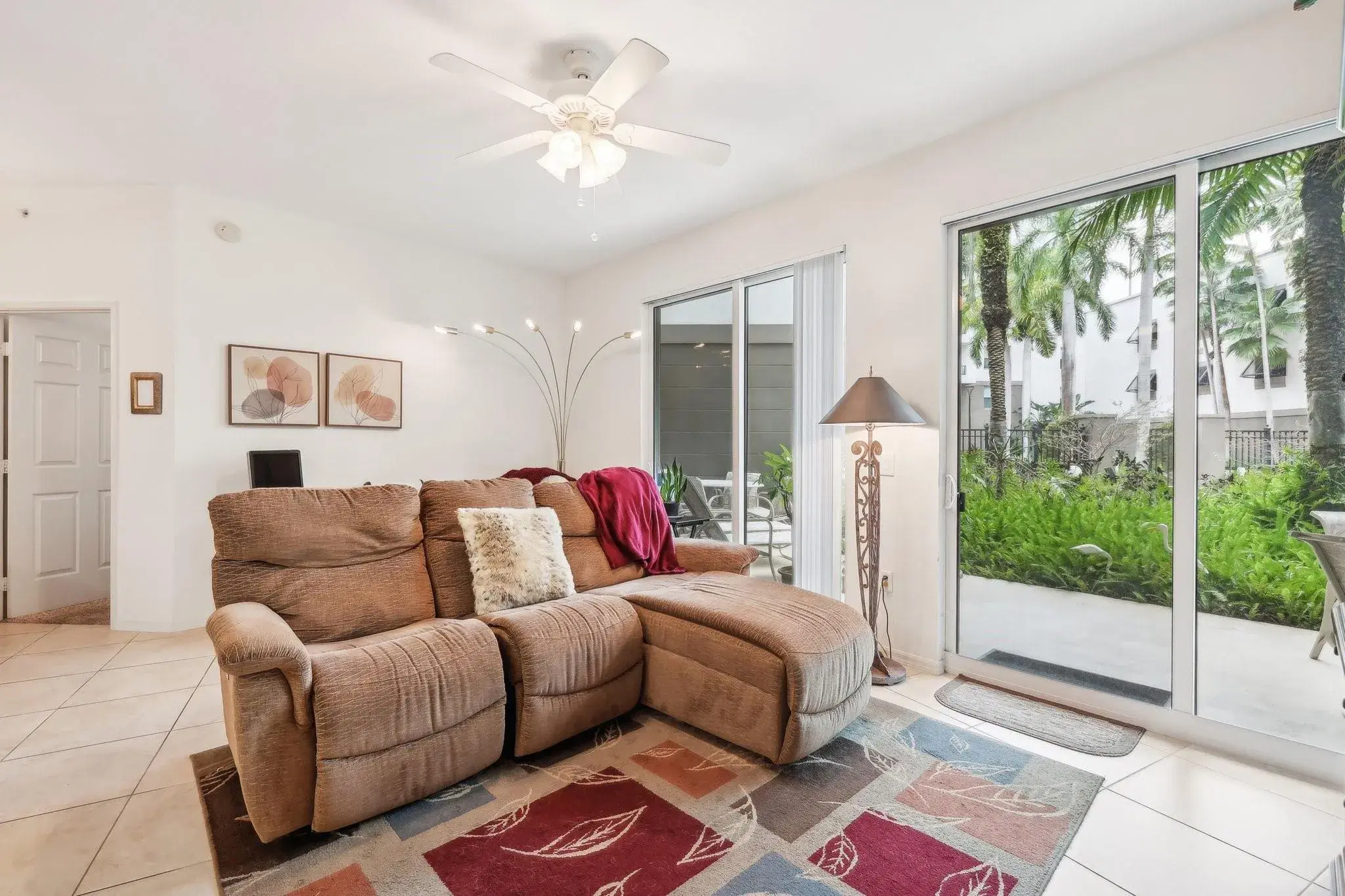 Picture of 2421 NE 65Th Street 103, Fort Lauderdale, FL 33308