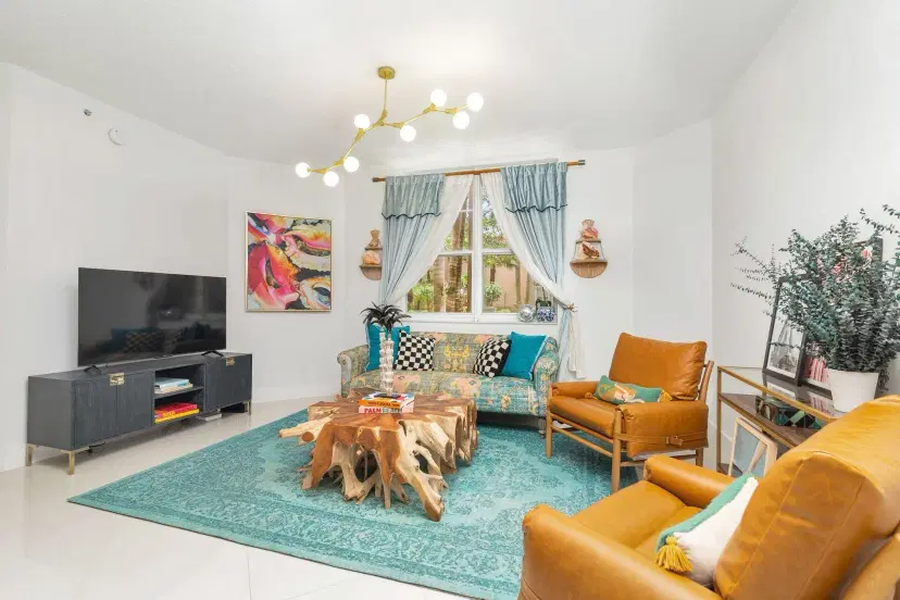 Picture of 630 S Sapodilla Avenue 110, West Palm Beach FL 33401