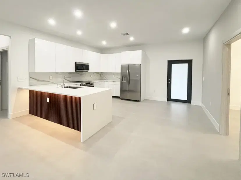 Picture of 3305 Leeland Heights Blvd, Lehigh Acres FL 33936