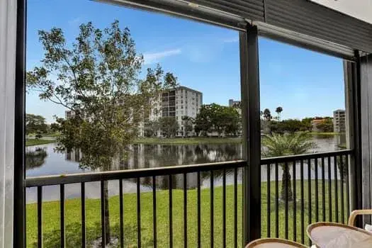 Picture of 2228 N Cypress Bend Dr 210, Pompano Beach FL 33069