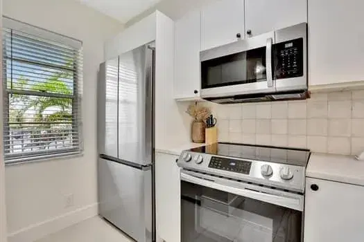 Picture of 2228 N Cypress Bend Dr 210, Pompano Beach FL 33069