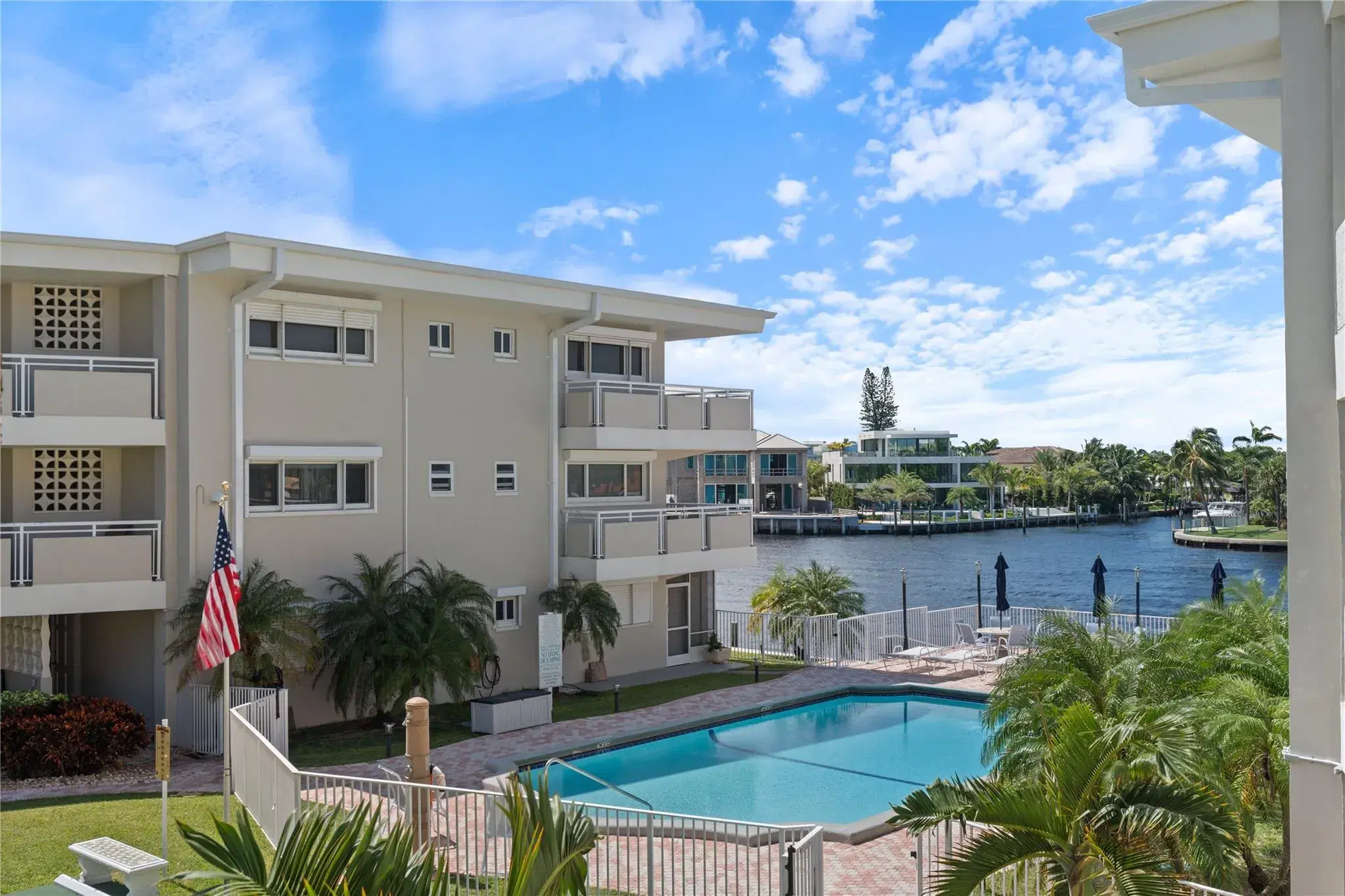 Picture of 1198 Hillsboro Mile 208, Hillsboro Beach, FL 33062