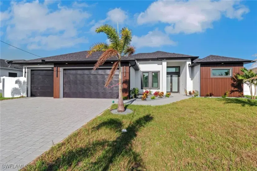 Picture of 1040 NE 11Th Ave, Cape Coral FL 33909