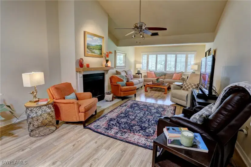 Picture of 405 Courtside Dr D105, Naples FL 34105