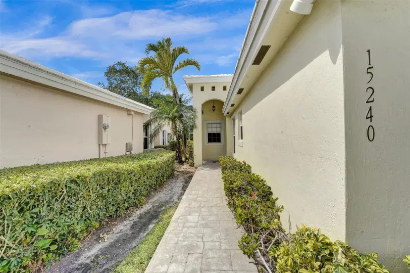 Picture of 15240 Wilshire Way, Pembroke Pines FL 33027