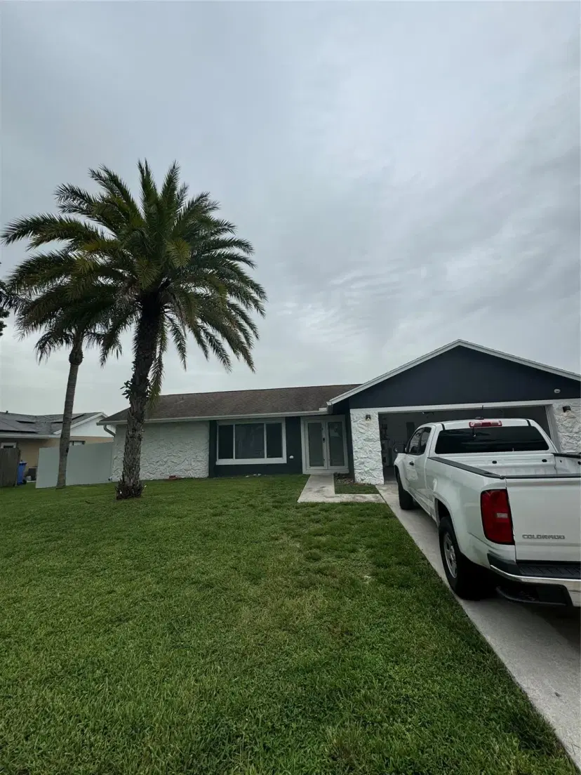 Picture of 112 Parkwood Dr, Royal Palm Beach FL 33411