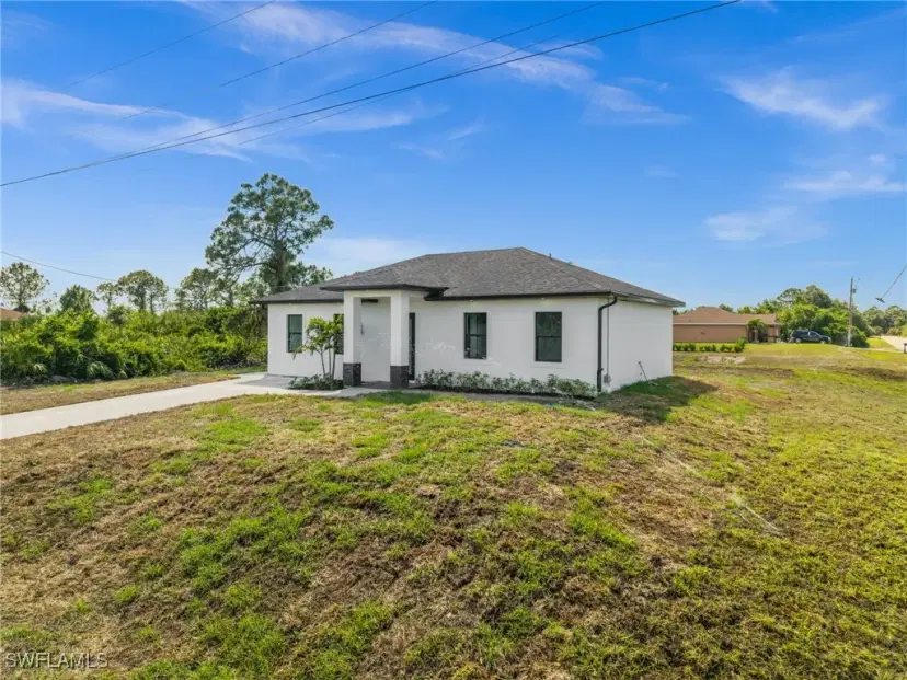 Picture of 371 Peerless St, Lehigh Acres FL 33974