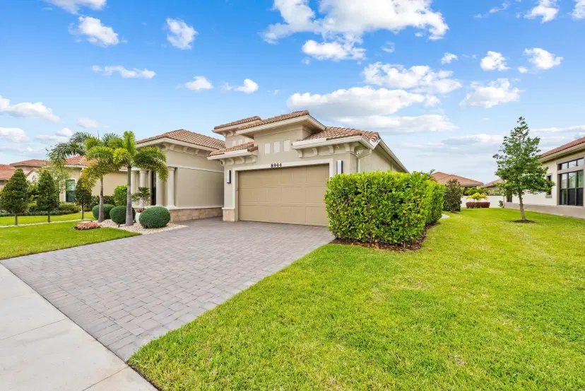 Picture of 8944 Bastille Circle E, Parkland FL 33076