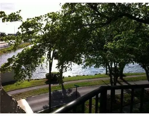 Picture of 3590 Blue Lake Dr 301, Pompano Beach, FL 33064