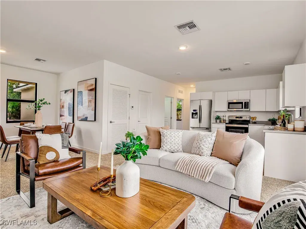 Picture of 809 Bell Blvd S, Lehigh Acres, FL 33974
