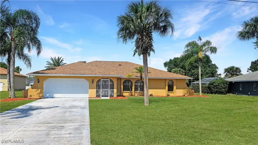 Picture of 511 Broadway Ave, Lehigh Acres FL 33972