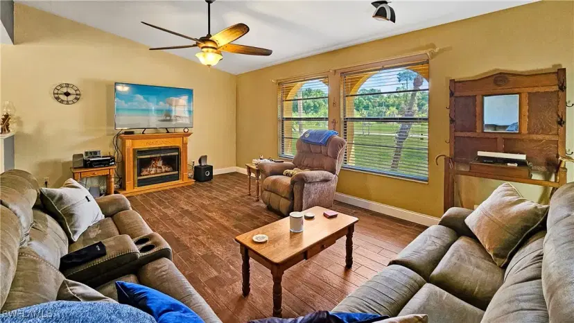 Picture of 511 Broadway Ave, Lehigh Acres FL 33972