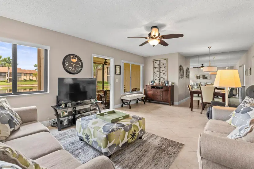 Picture of 213 Pine Hov Circle B-1, Greenacres FL 33463