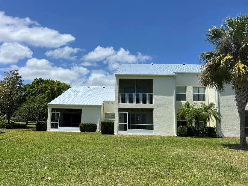 Picture of 4220 Gator Trace Avenue 5E, Fort Pierce FL 34982