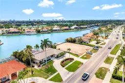 Picture of 444 N Barfield Dr, Marco Island, FL 34145