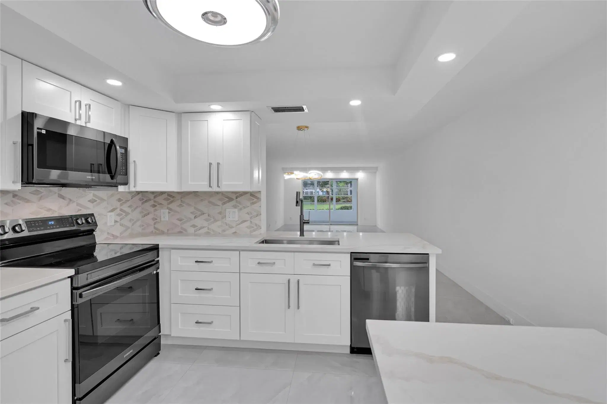 Picture of 2001 Granada Dr L1, Coconut Creek, FL 33066