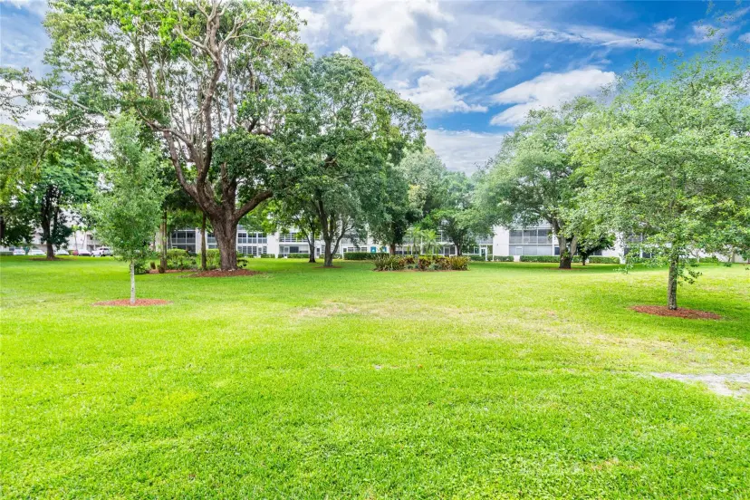 Picture of 2001 Granada Dr L1, Coconut Creek FL 33066