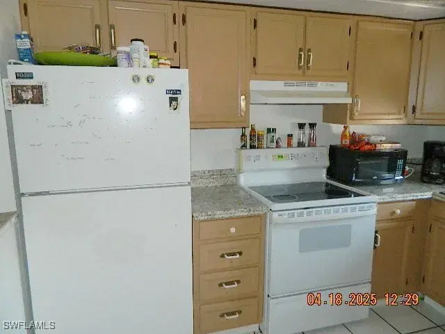 Picture of 2100 Barkeley Ln 14, Fort Myers, FL 33907