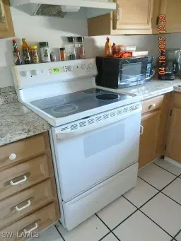 Picture of 2100 Barkeley Ln 14, Fort Myers, FL 33907