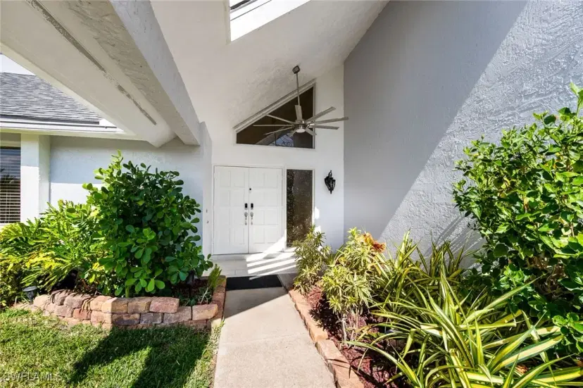 Picture of 1416 SE 11Th Pl, Cape Coral FL 33990