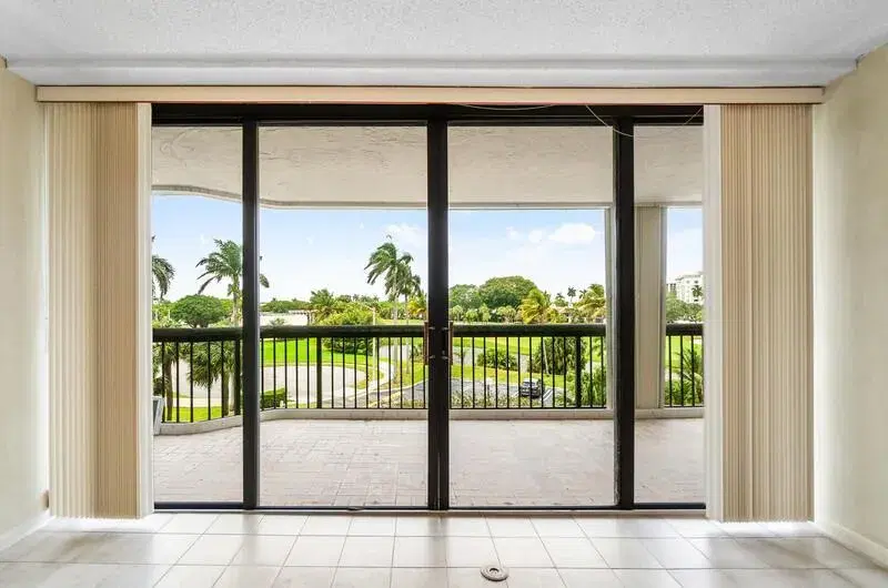 Picture of 1900 Consulate Place 205, West Palm Beach FL 33401