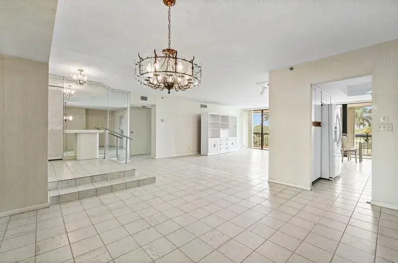 Picture of 1900 Consulate Place 205, West Palm Beach FL 33401