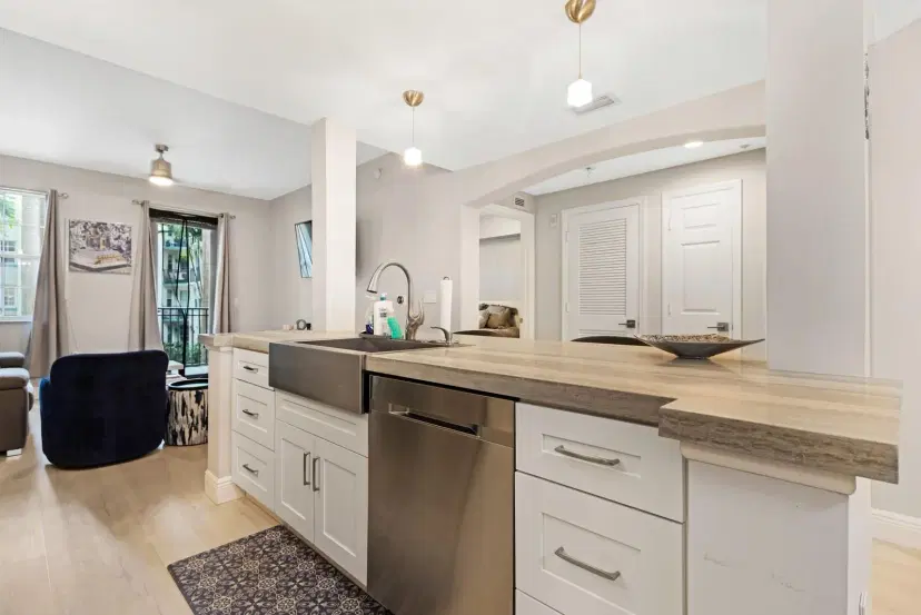Picture of 533 NE 3Rd Ave 229, Fort Lauderdale FL 33301