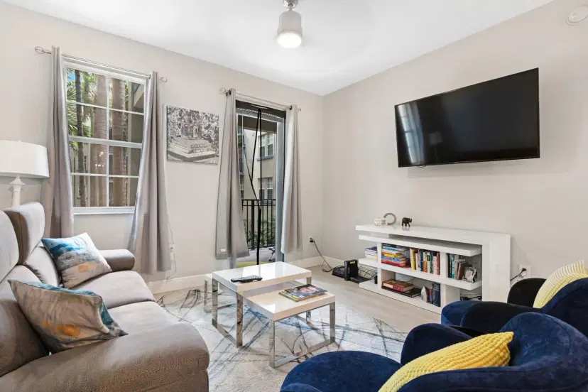 Picture of 533 NE 3Rd Ave 229, Fort Lauderdale FL 33301