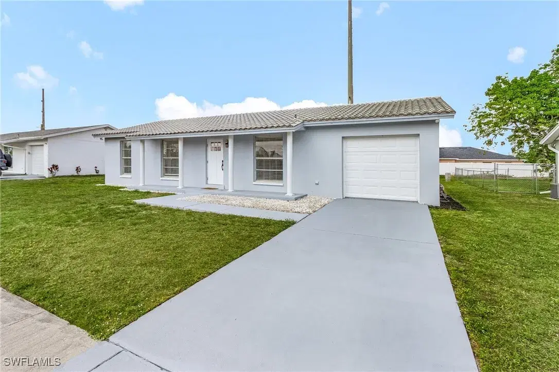 Picture of 1127 Lovely Ln, North Fort Myers, FL 33903