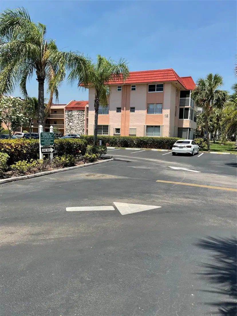 Picture of 3050 Holiday Springs Blvd 111, Margate FL 33063