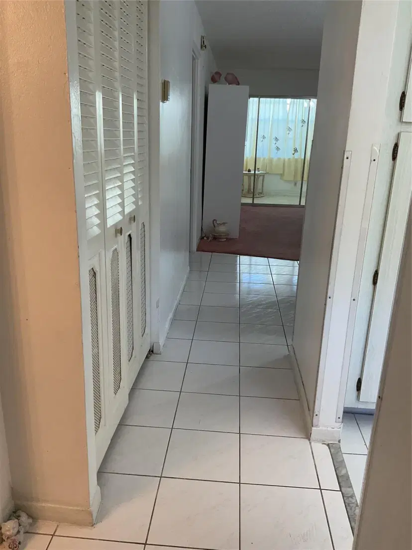 Picture of 3050 Holiday Springs Blvd 111, Margate FL 33063