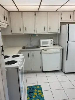 Picture of 3050 Holiday Springs Blvd 111, Margate, FL 33063