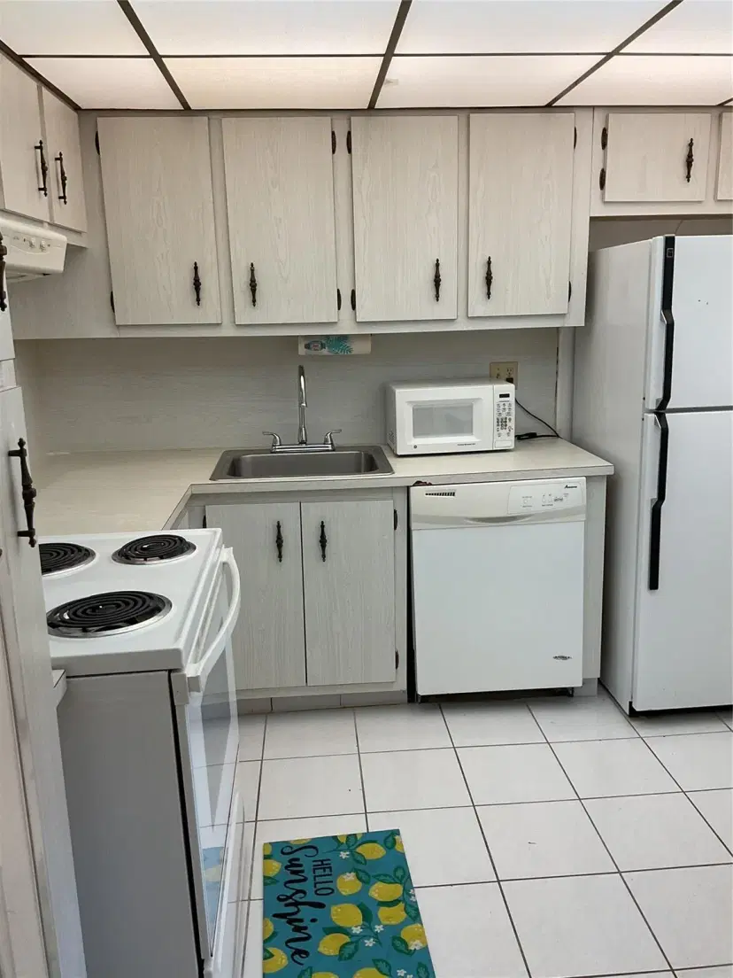 Picture of 3050 Holiday Springs Blvd 111, Margate FL 33063