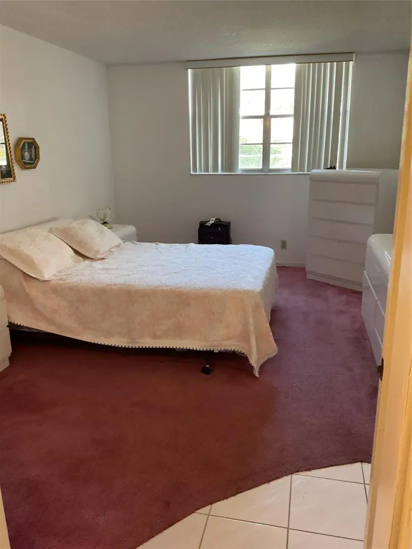 Picture of 3050 Holiday Springs Blvd 111, Margate FL 33063