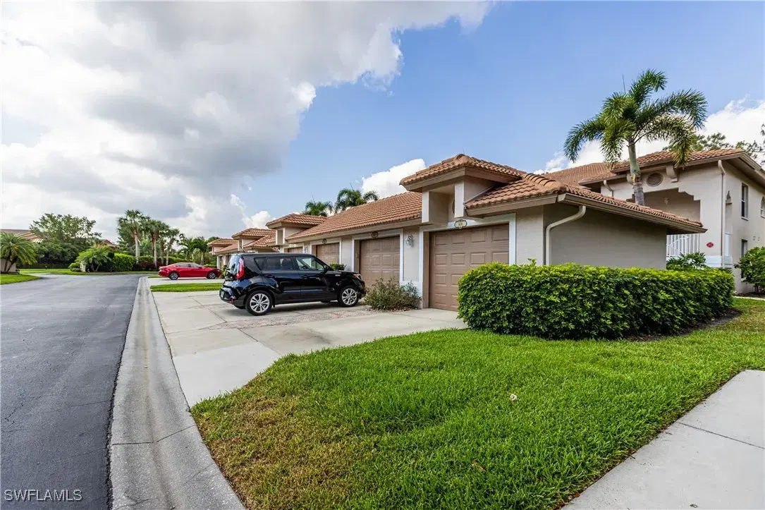 Picture of 8055 Tiger Cv 6, Naples, FL 34113
