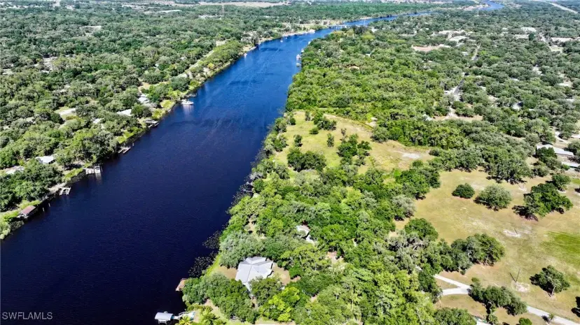 Picture of 270 River Oaks Dr, Labelle FL 33935