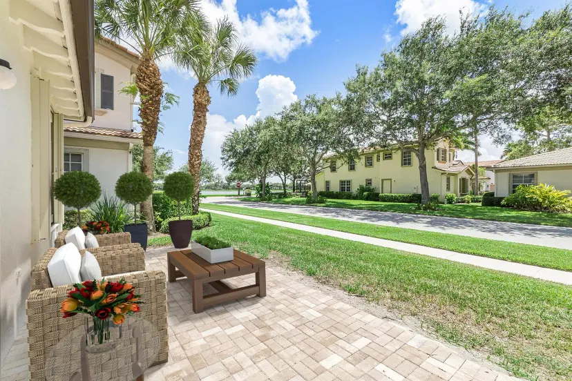 Picture of 542 Tomahawk Court, Palm Beach Gardens FL 33410