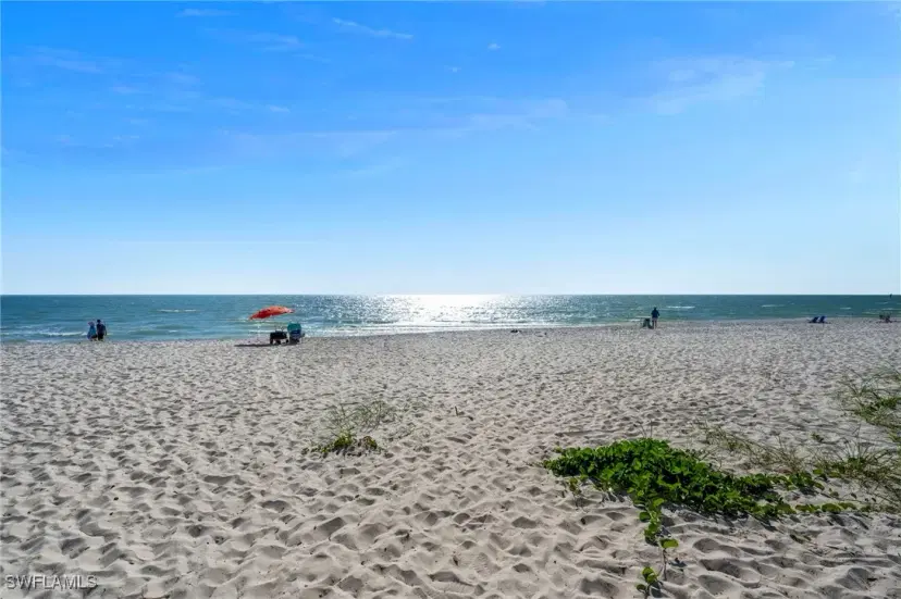 Picture of 1950 Gulf Shore Blvd N 101, Naples FL 34102